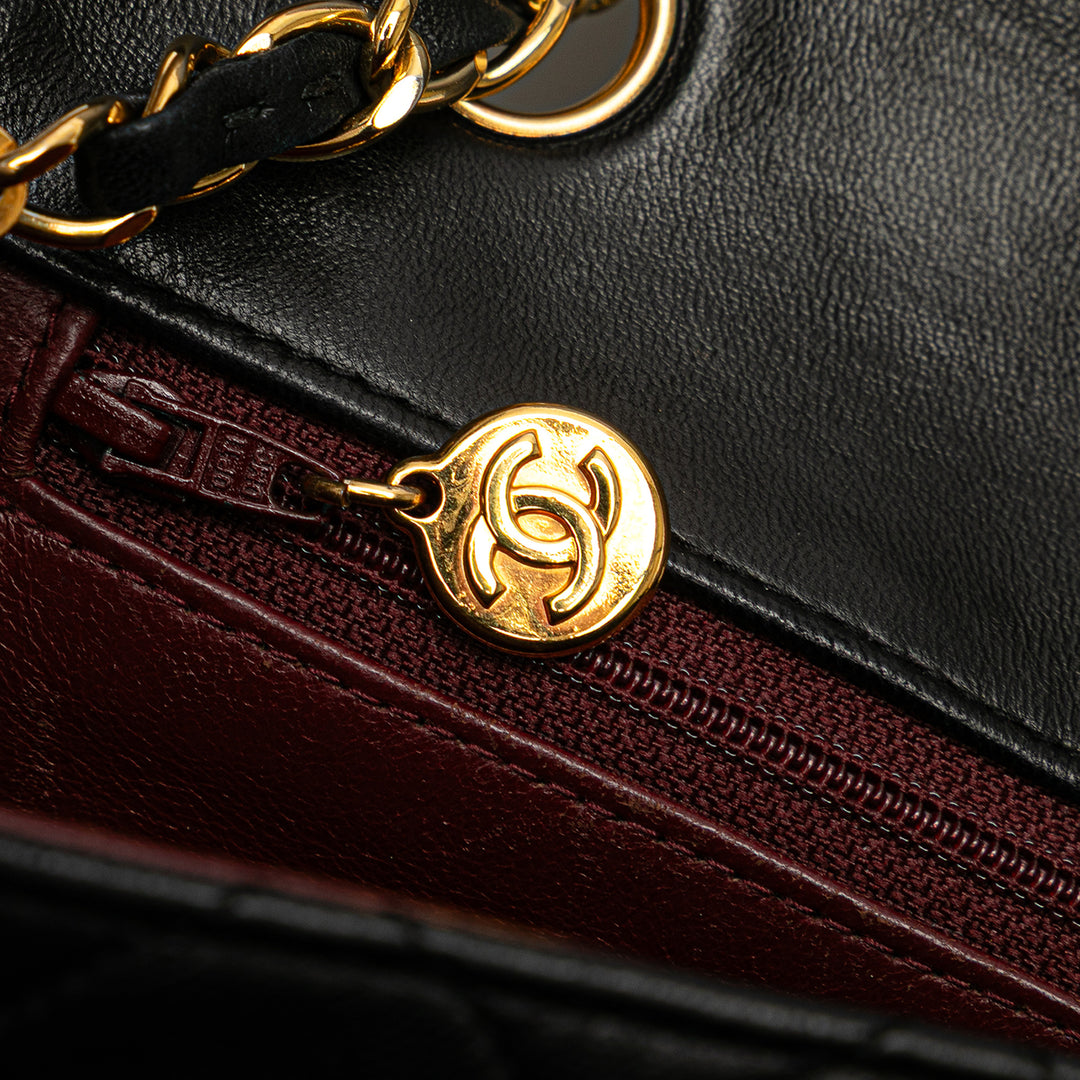 Chanel Square Quilted Cuir d’agneau Single Flap Noir – GABY PARIS Authentique