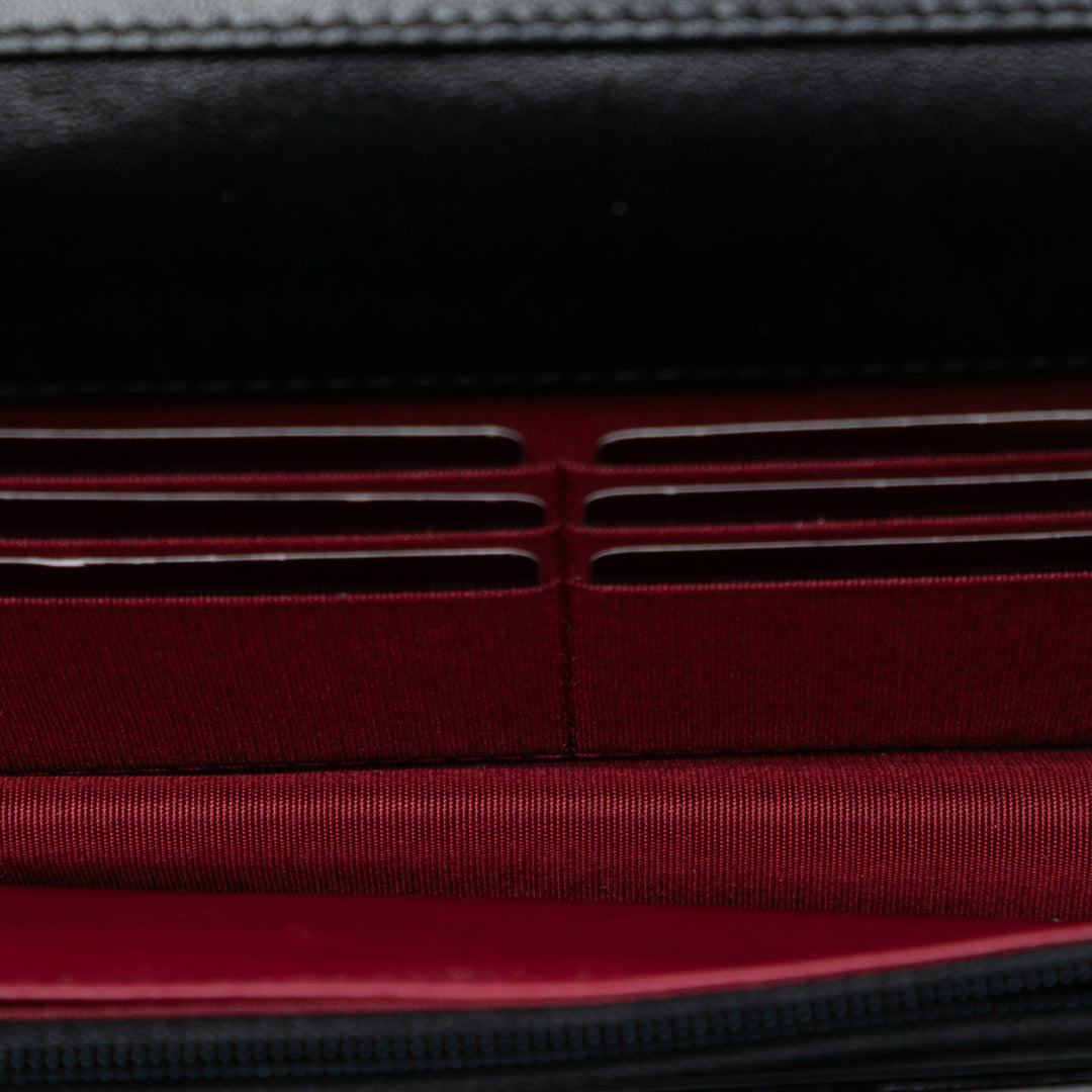 Chanel CC Matelassé Cuir d’agneau Diamond Lock Wallet on Chain