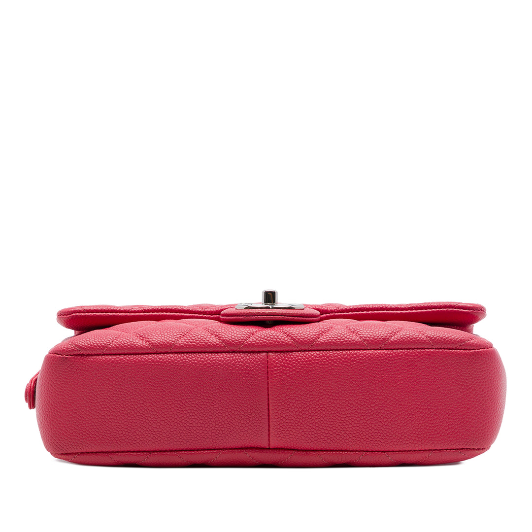 Chanel Matelassé Easy à rabat Moyen Cuir caviar Rose – vue 3 – GABY PARIS