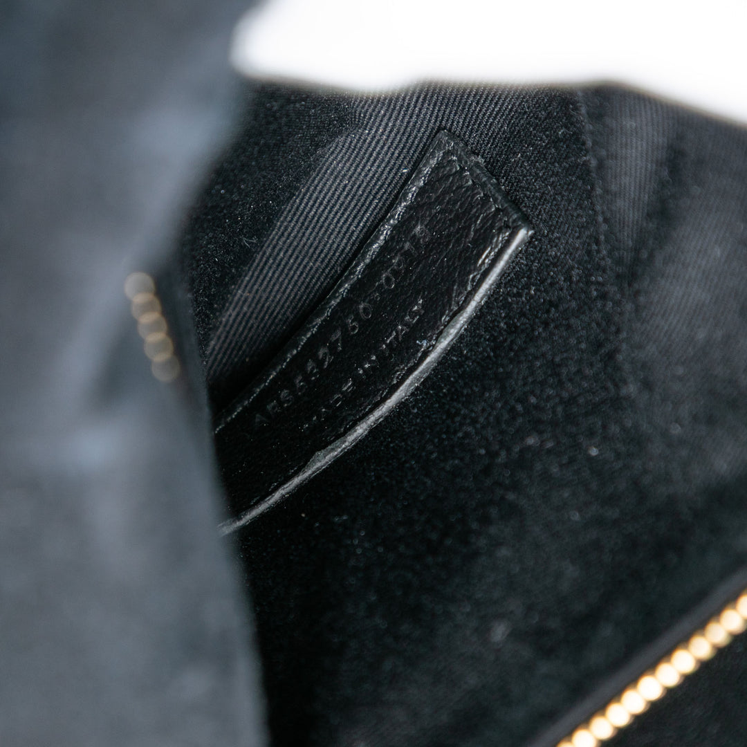 Saint Laurent brillant Croc embossé Cuir de veau Monogram Cassandra Chain Portefeuille