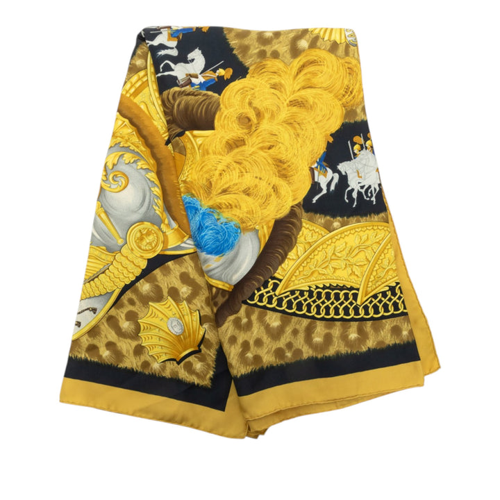 Hermès Casques et Plumets Foulard 90 Doré – vue principale – GABY PARIS