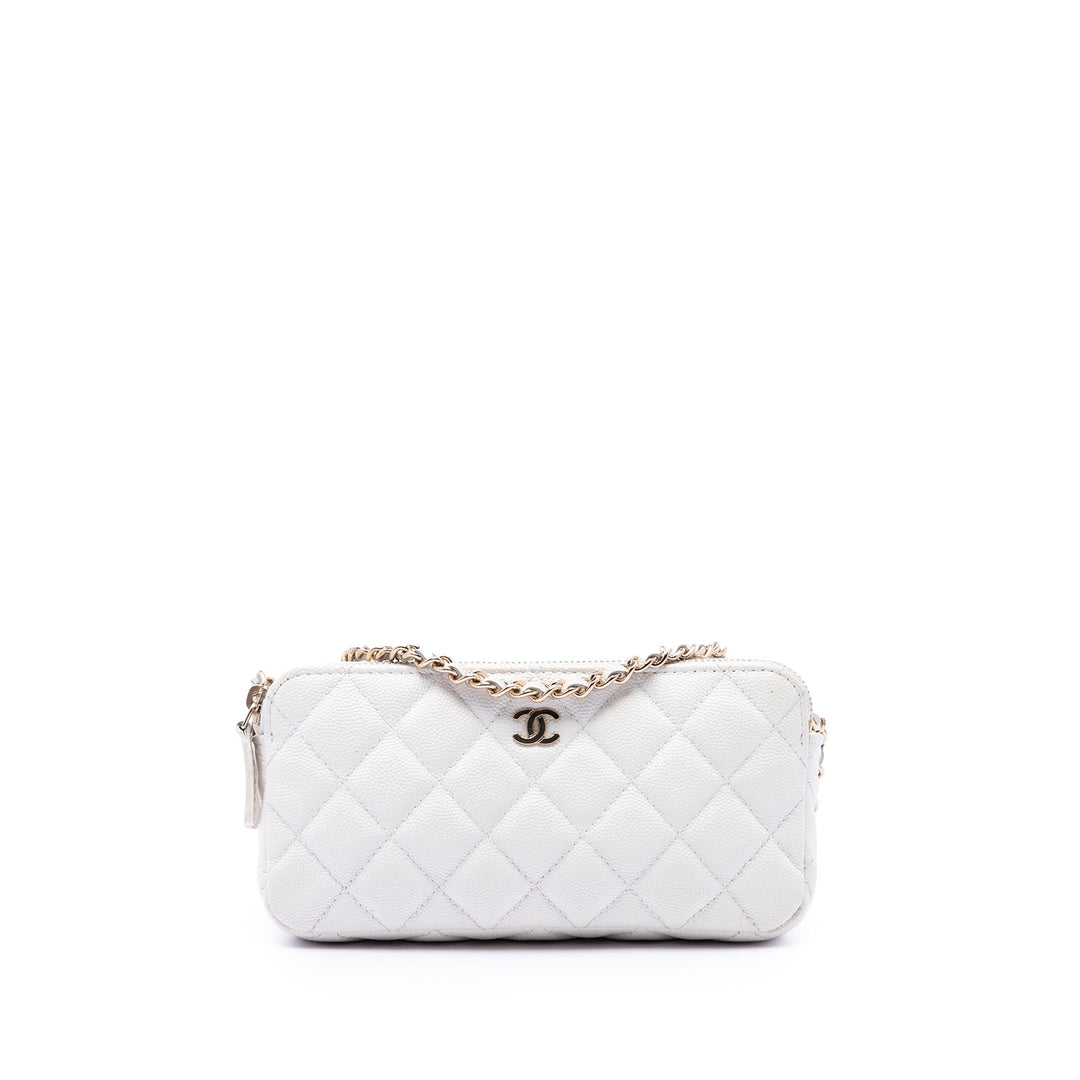 Chanel CC Matelassé Double Zippé Pochette avec chaîne Cuir caviar
