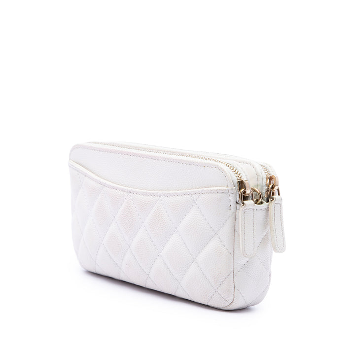 Chanel CC Matelassé Double Zippé Pochette avec chaîne Cuir caviar