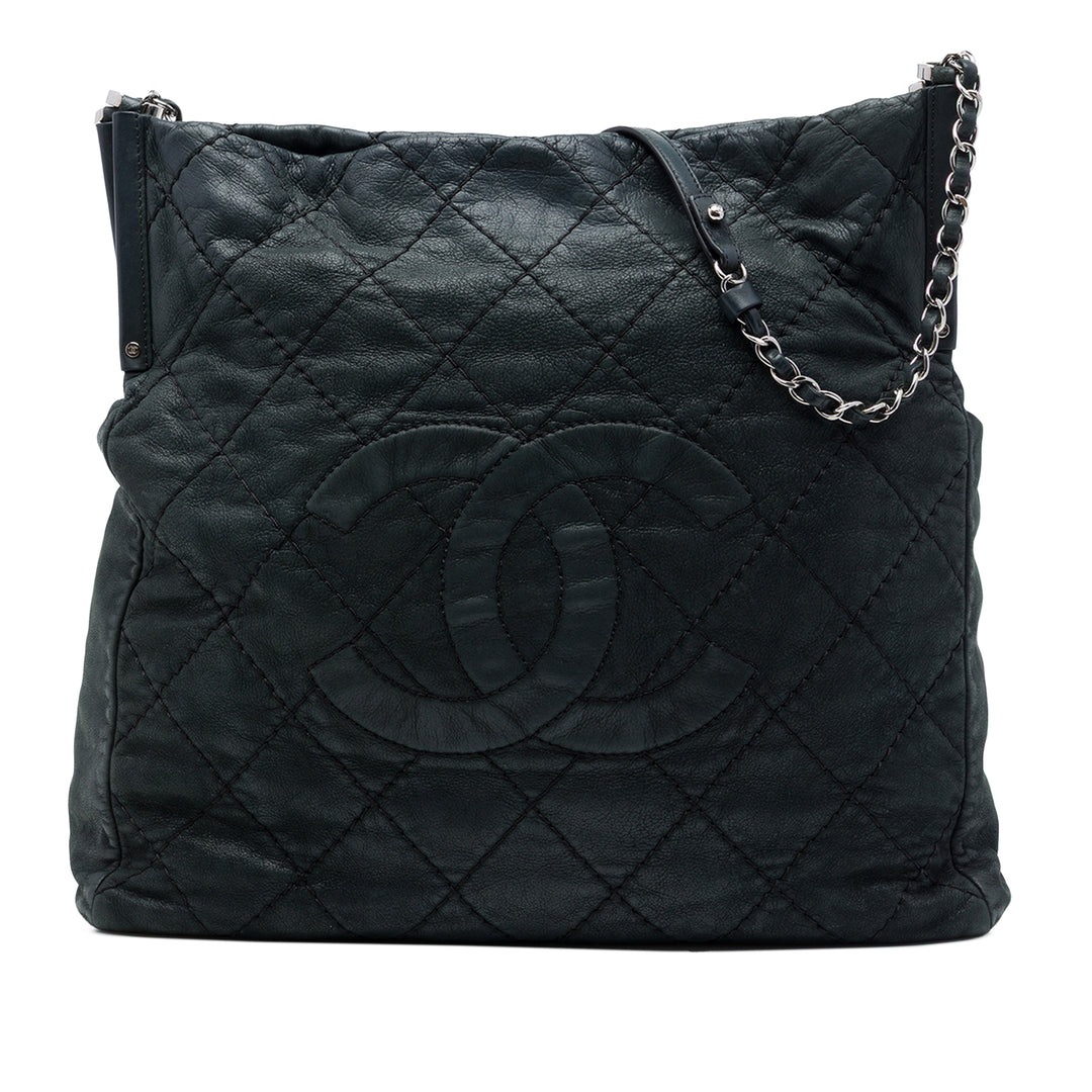 Chanel Matelassé Irisé Sea Hit Cabas Cuir de veau Noir – vue principale – GABY PARIS