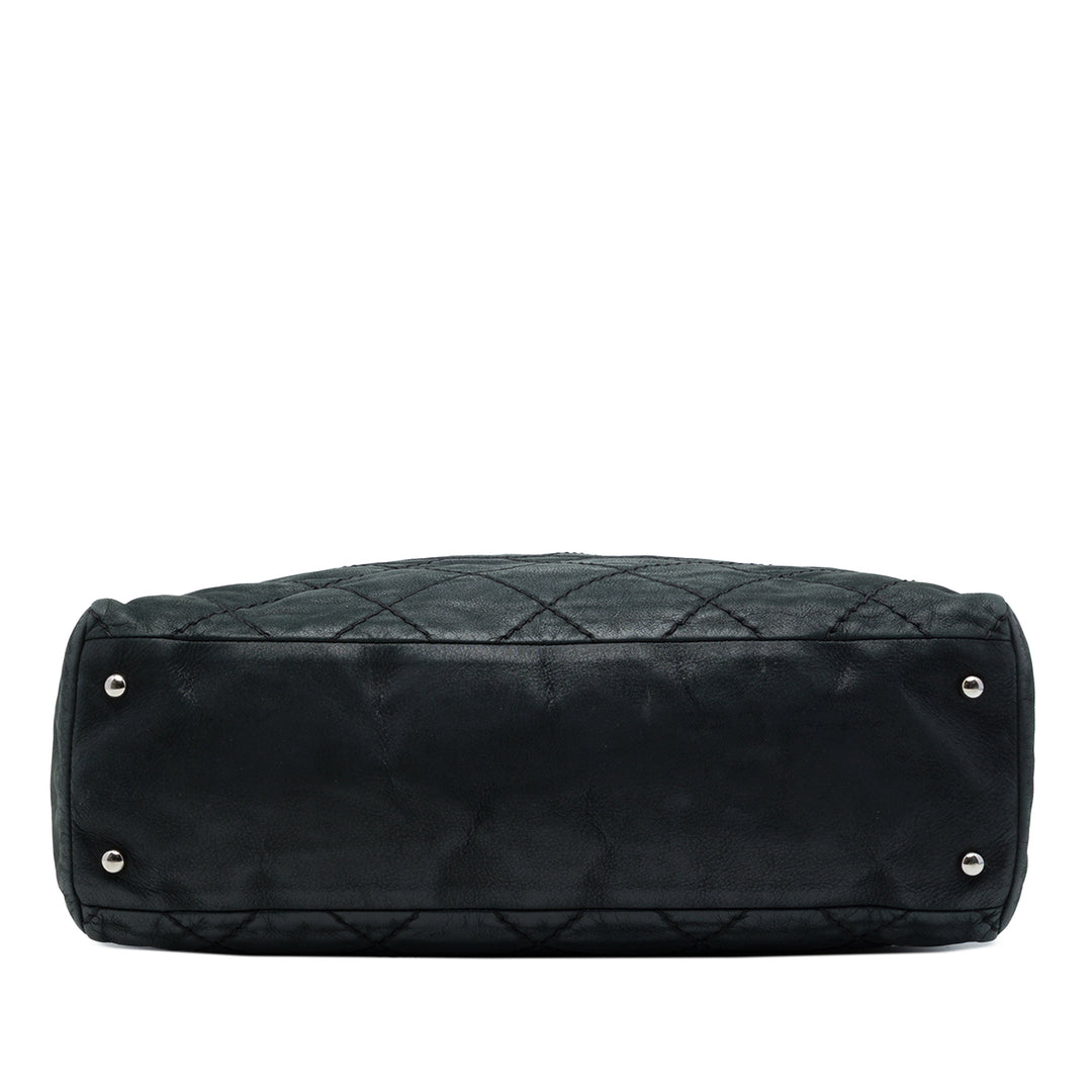 Chanel Matelassé Irisé Sea Hit Cabas Cuir de veau Noir – vue 3 – GABY PARIS