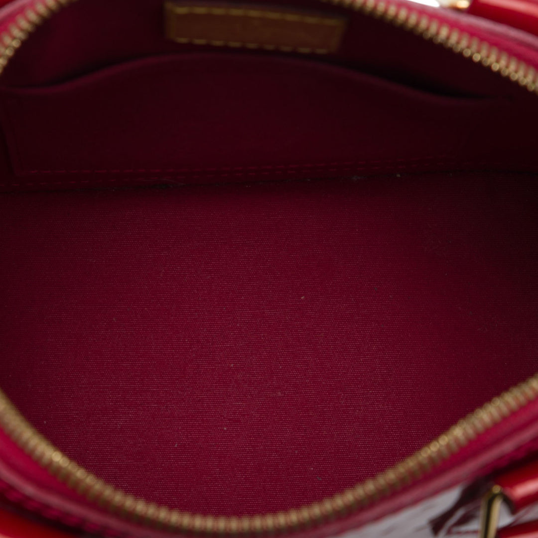 Louis Vuitton Alma BB Cuir verni Monogram Rouge – vue 4 – GABY PARIS