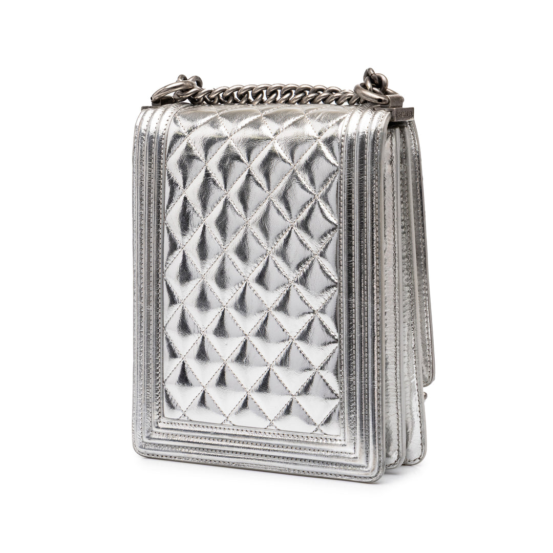 Chanel Matelassé Métallisé North South Boy à rabat Cuir de chèvre Argenté