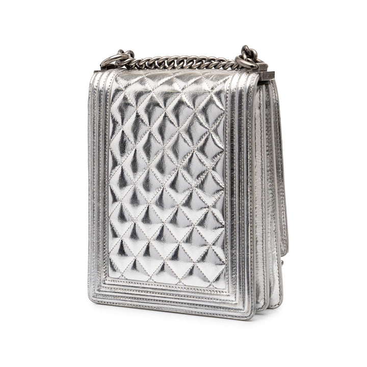 Chanel Matelassé Métallisé North South Boy à rabat Cuir de chèvre Argenté