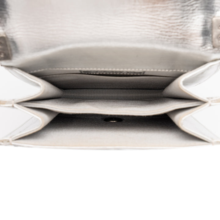 Chanel Matelassé Métallisé North South Boy à rabat Cuir de chèvre Argenté