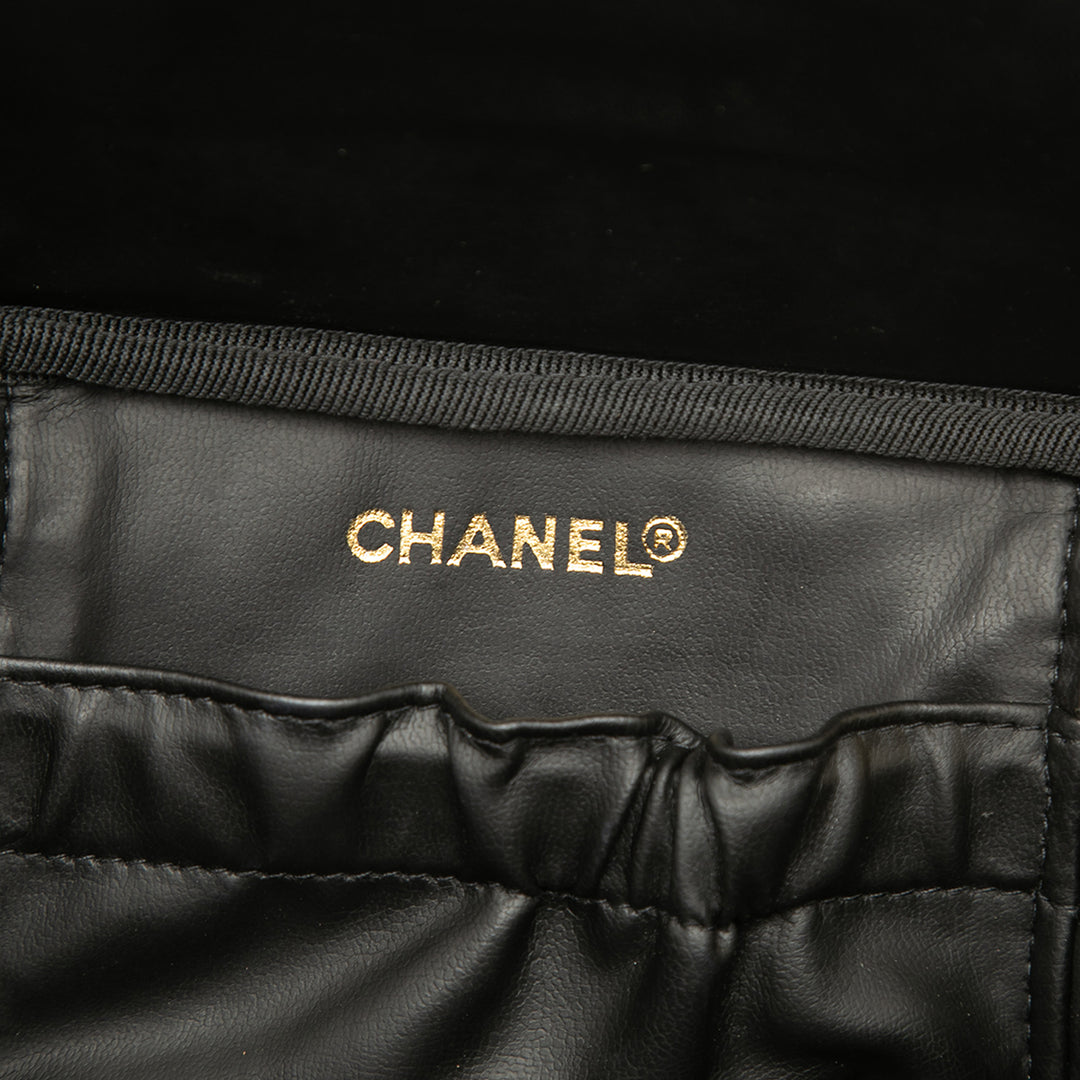 Chanel CC Matelassé Vanity Cuir d'agneau Noir – vue 5 – GABY PARIS