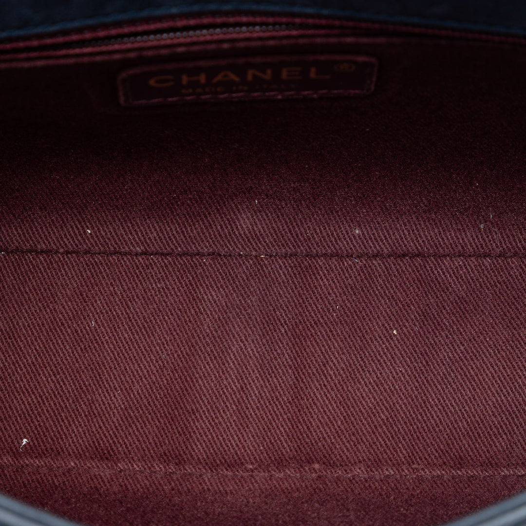 Chanel Medium CC Matelassé Iridescent Cuir de veau Sheriff Star à rabat