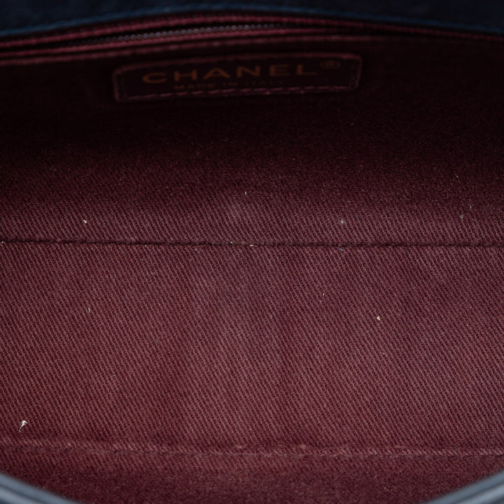 Chanel Medium CC Matelassé Iridescent Cuir de veau Sheriff Star à rabat