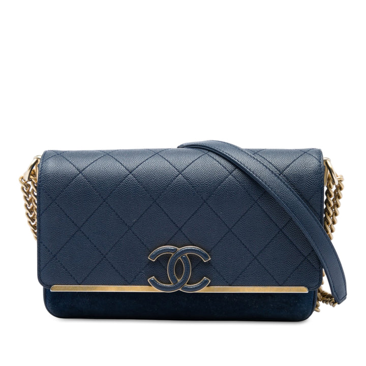 Chanel CC Surpiqué et Lady Coco à rabat Cuir caviar Bleu – vue principale – GABY PARIS