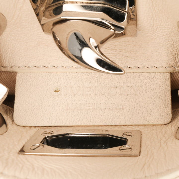 Leather Shark Lock Chain Shoulder Bag White - Gaby Paris