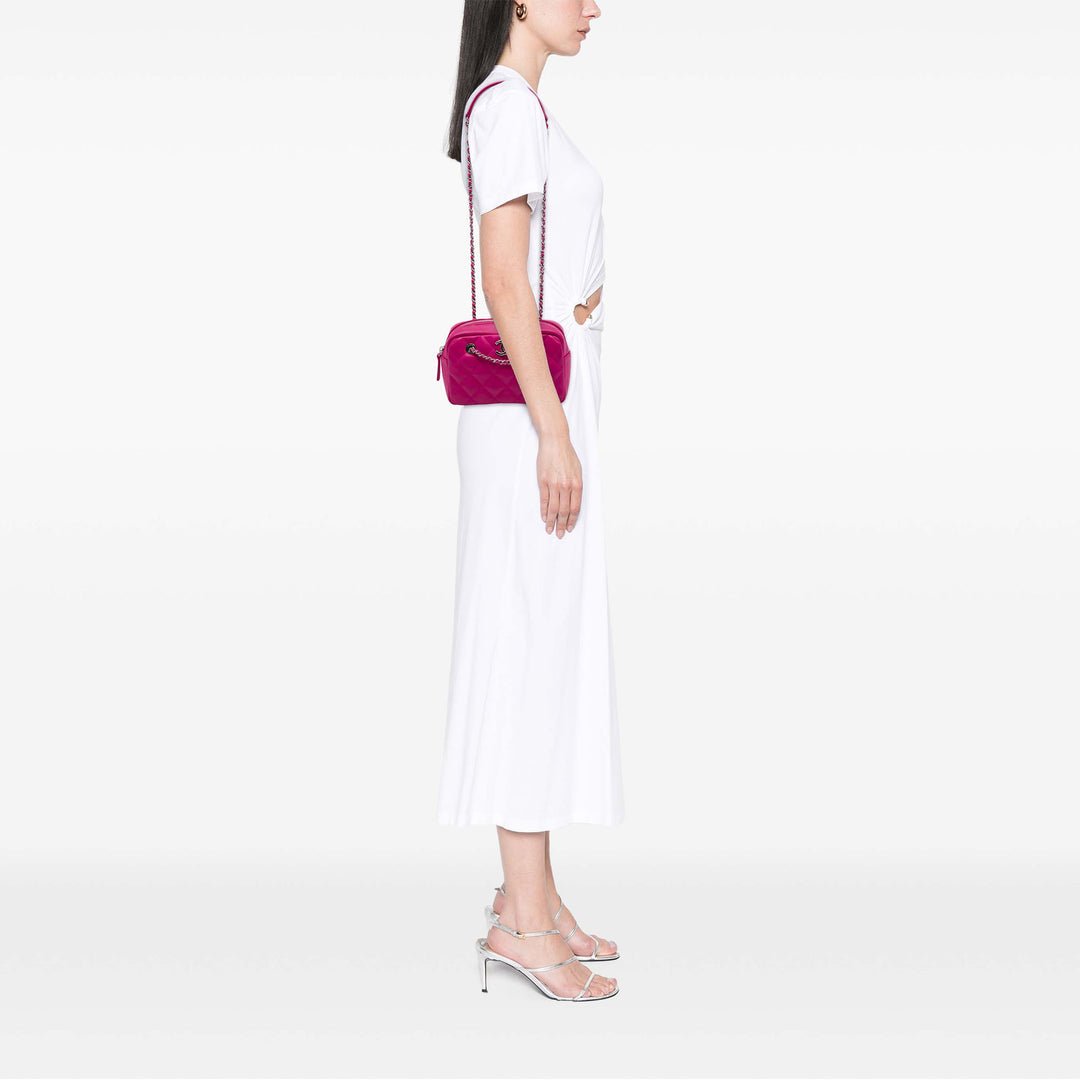 Chanel CC Matelassé Rubberized Coco Rain Sac caméra Petit Cuir d'agneau Rose – vue 6 – GABY PARIS