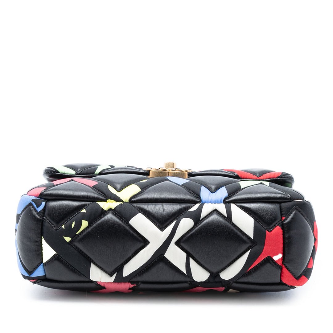 Chanel Medium Cuir d’agneau et Printed Soie Fixation 19 à rabat