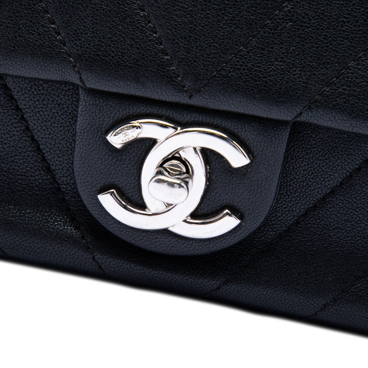 Chanel Mini CC Chevron Cuir de veau Simple rabat