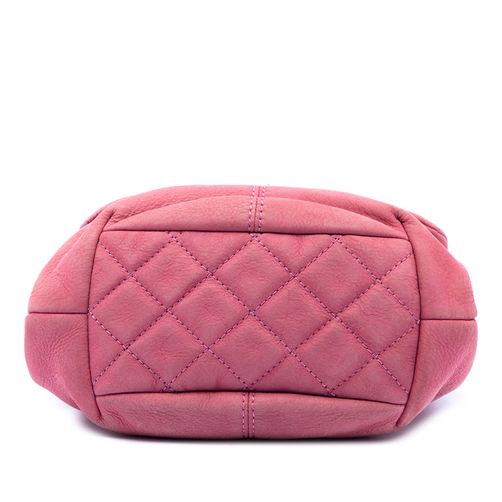 Chanel Matelassé Nubuck Trianon Messenger à rabat Mini Rose – vue 3 – GABY PARIS