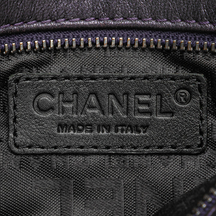 Chanel embossé Camellia Chaîne Pochette Cuir d'agneau
