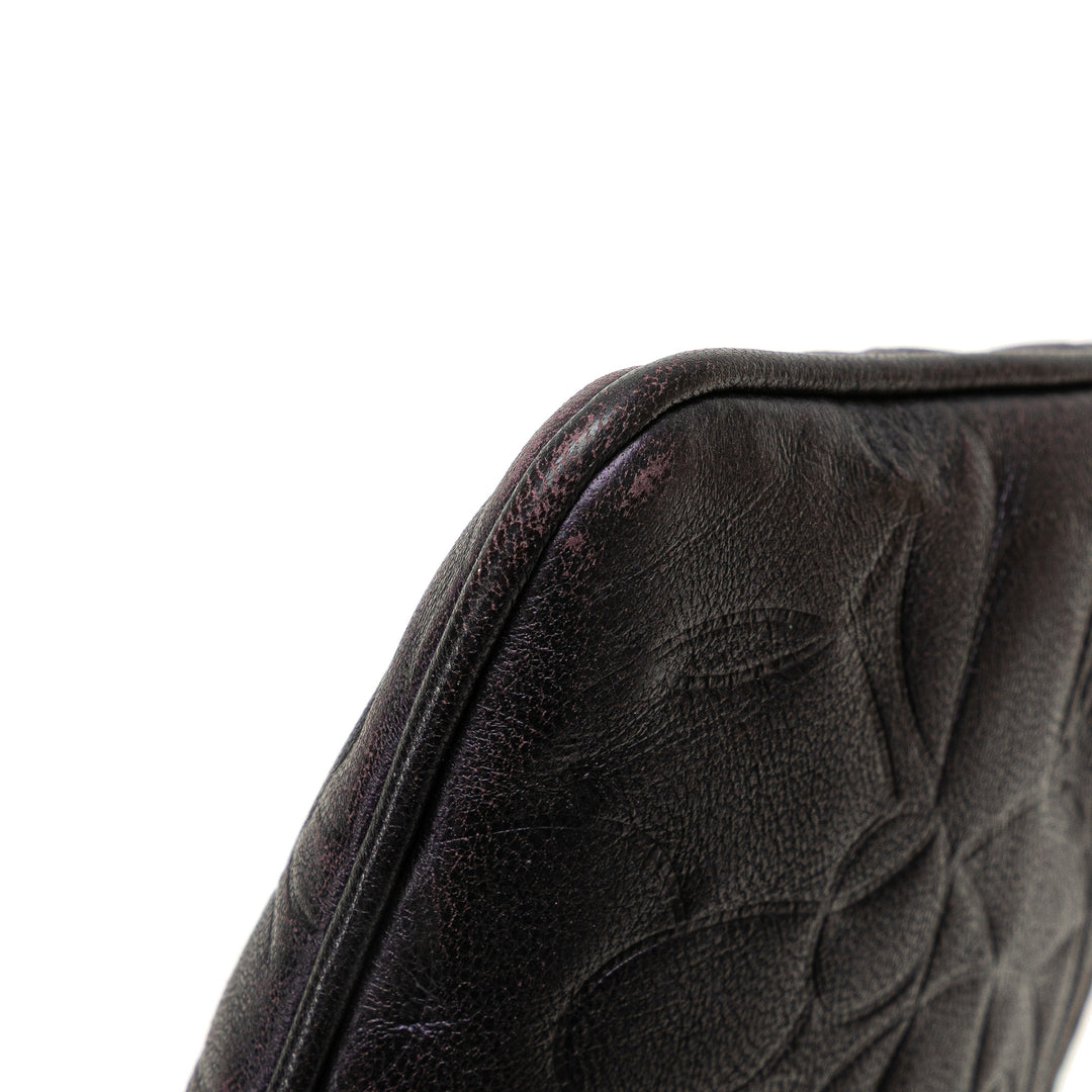 Chanel embossé Camellia Chaîne Pochette Cuir d'agneau