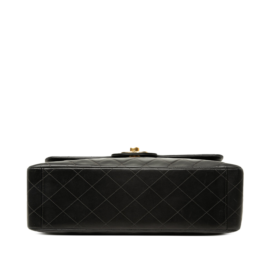 Chanel Classic Rabat simple Maxi Cuir d'agneau Noir – vue 3 – GABY PARIS