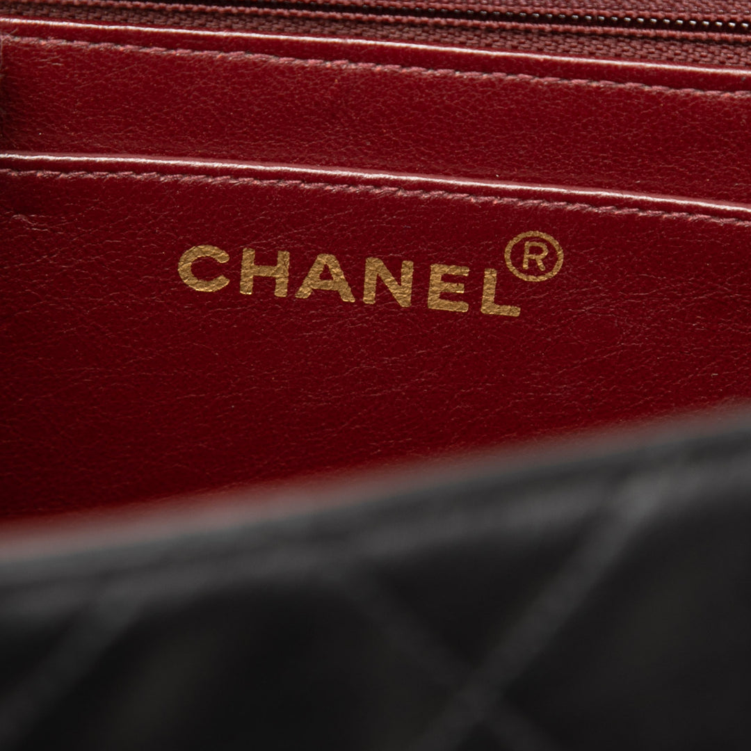 Chanel Classic Rabat simple Maxi Cuir d'agneau Noir – vue 5 – GABY PARIS