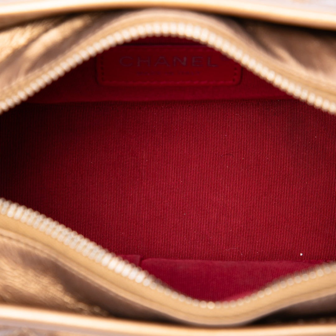 Chanel Matelassé Métallisé vieilli Gabrielle Hobo Petit Cuir de veau Marron – vue 4 – GABY PARIS