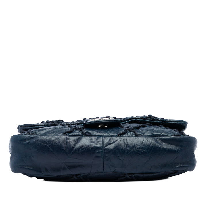 Chanel Matelassé froissé Ultra Stitch à rabat Moyen Cuir de veau Bleu – vue 3 – GABY PARIS
