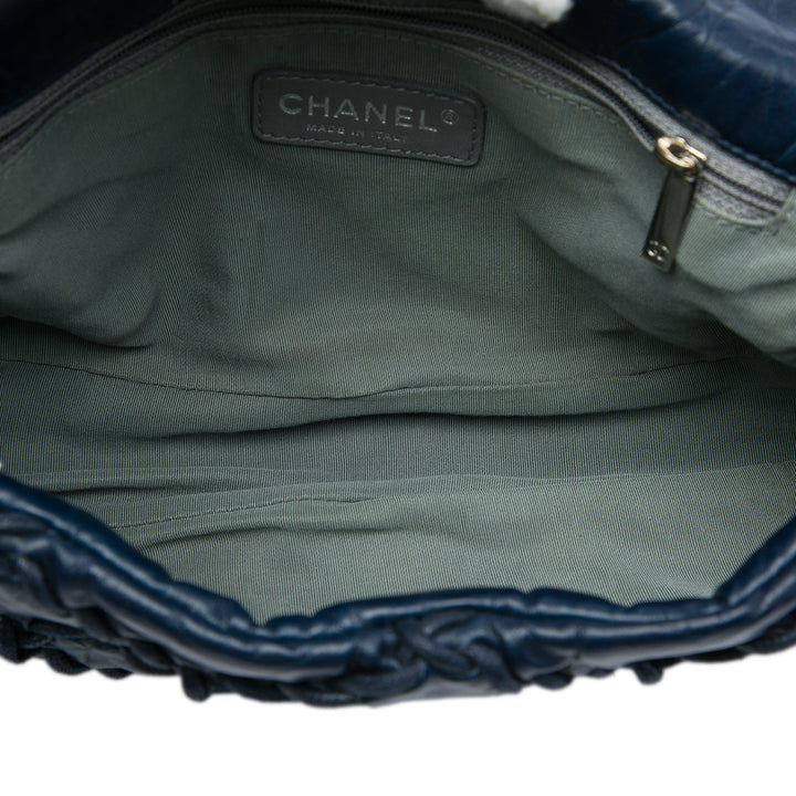 Chanel Matelassé froissé Ultra Stitch à rabat Moyen Cuir de veau Bleu – vue 4 – GABY PARIS
