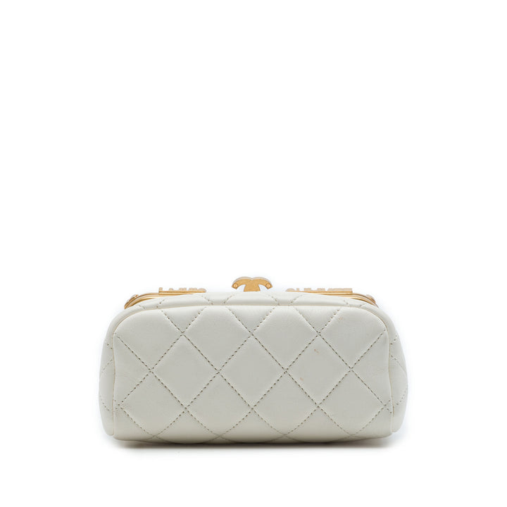 Matelassé Paris Monaco Kiss Lock Vanity Mini Cuir d'agneau Blanc