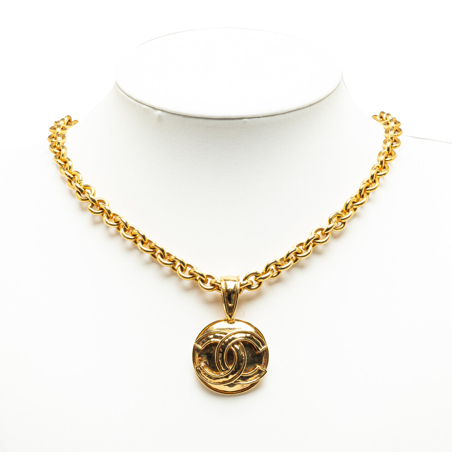 CC Round Pendant Necklace Gold - Gaby Paris