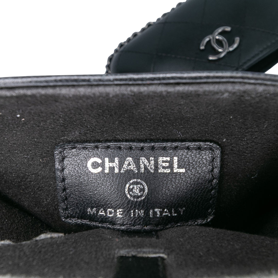 Chanel CC Quilted Cuir d’agneau Chain Around Phone Holder Noir