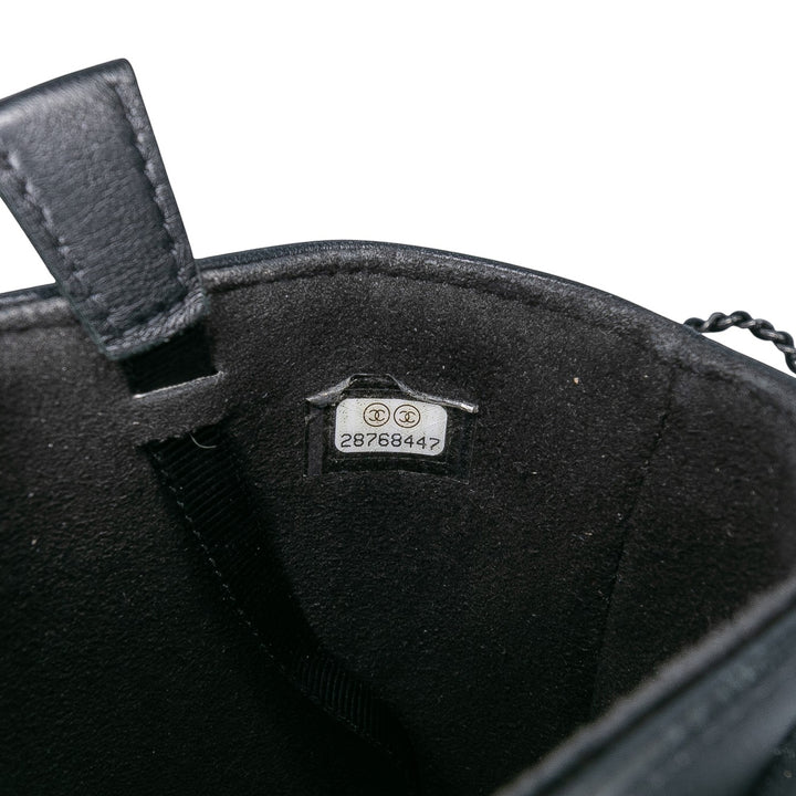 Chanel CC Quilted Cuir d’agneau Chain Around Phone Holder Noir