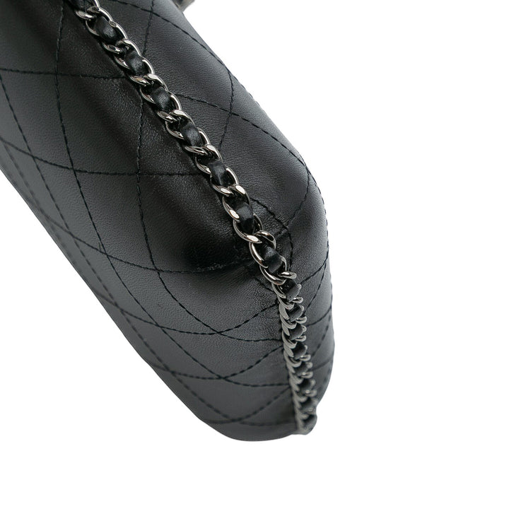 Chanel CC Quilted Cuir d’agneau Chain Around Phone Holder Noir