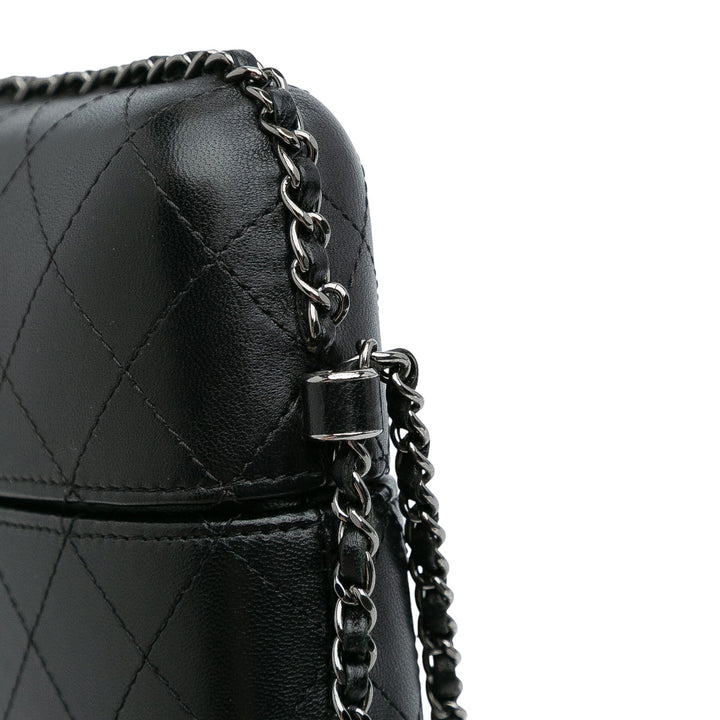 Chanel CC Quilted Cuir d’agneau Chain Around Phone Holder Noir