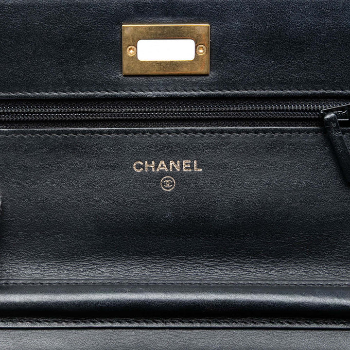 Chanel Matelassé vieilli Cuir de veau Reissue 2.55 Wallet on Chain