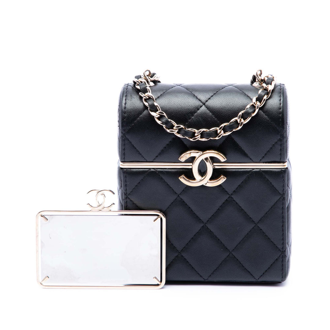 Chanel Small Matelassé Cuir d’agneau Boîte avec chaîne