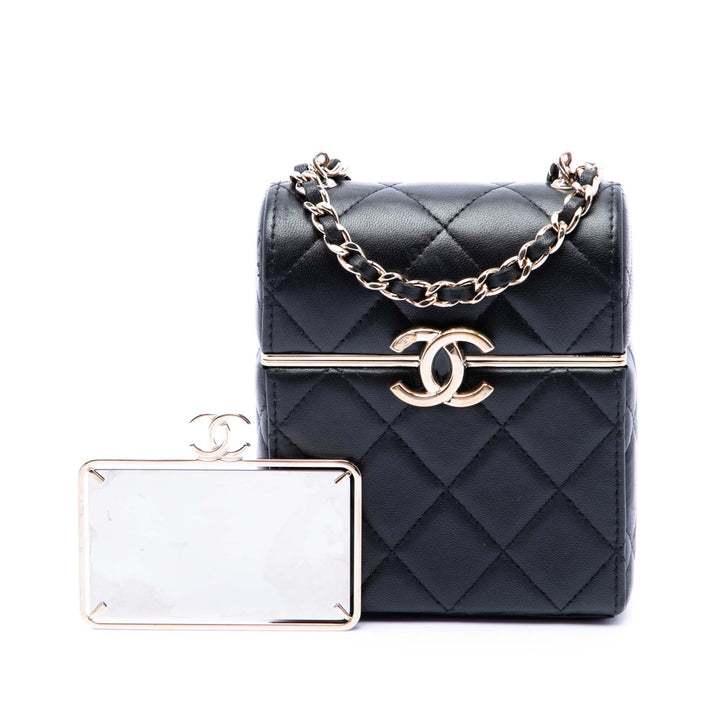 Chanel Small Matelassé Cuir d’agneau Boîte avec chaîne
