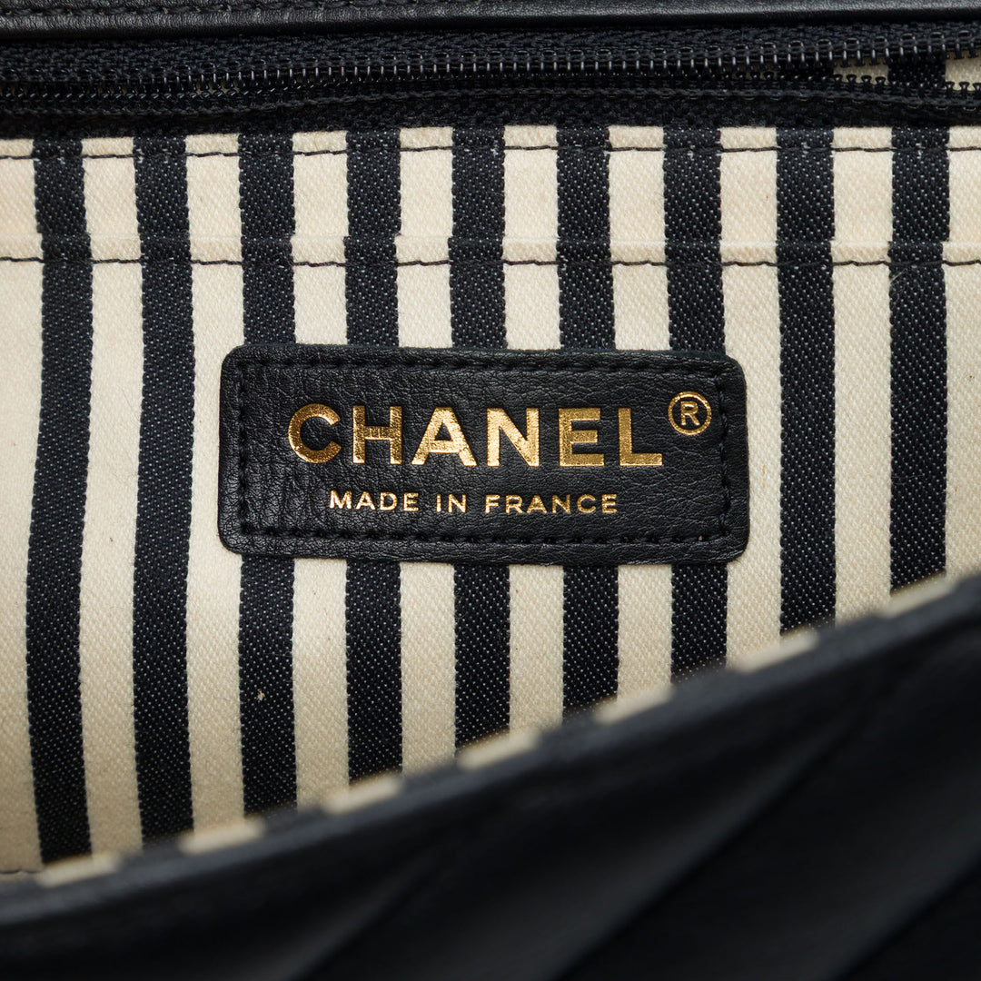 Chanel Chevron Enveloppe à rabat Petit Cuir de veau Noir – vue 5 – GABY PARIS