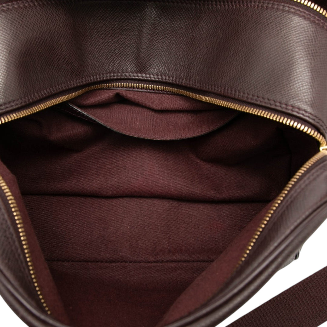 Louis Vuitton Taiga Reporter PM
