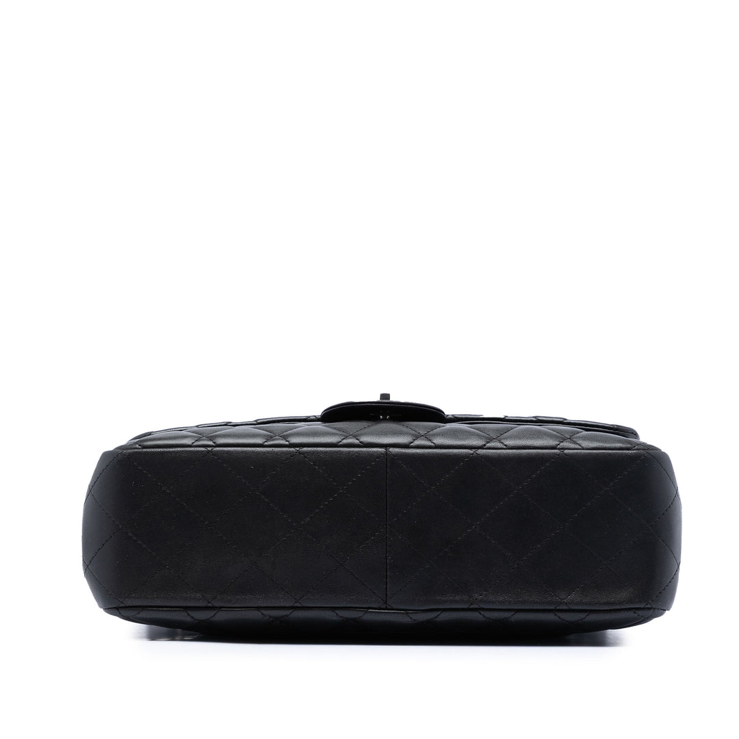 Chanel Classic Rabat simple Jumbo Cuir d'agneau Noir – vue 3 – GABY PARIS
