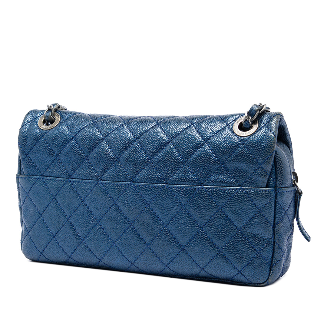 Chanel Medium Matelassé Iridescent Caviar Easy à rabat