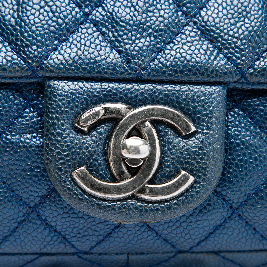 Chanel Medium Matelassé Iridescent Caviar Easy à rabat