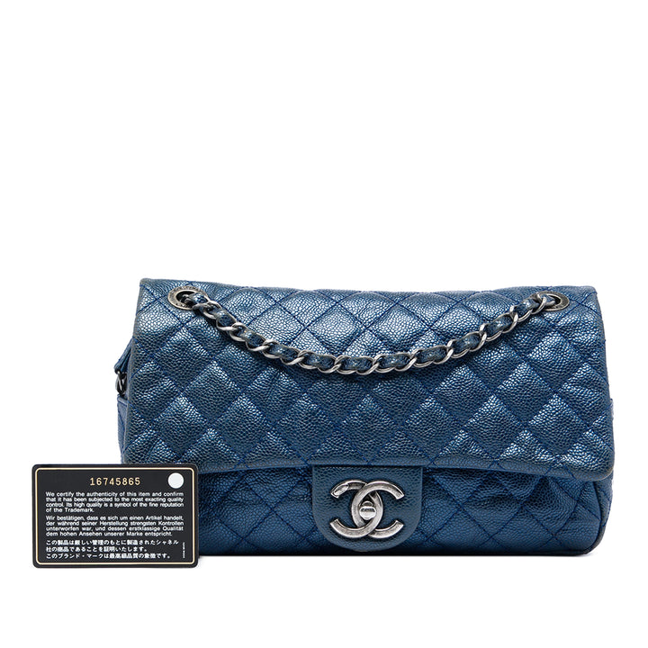 Chanel Medium Matelassé Iridescent Caviar Easy à rabat