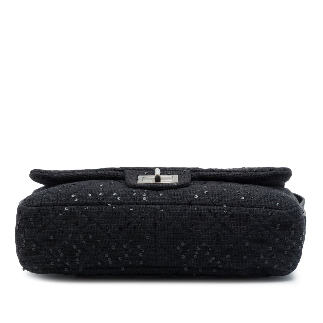 Chanel Sequins Orné Matelassé Reissue 2.55 Messenger à rabat Jumbo Tweed Noir – vue 3 – GABY PARIS