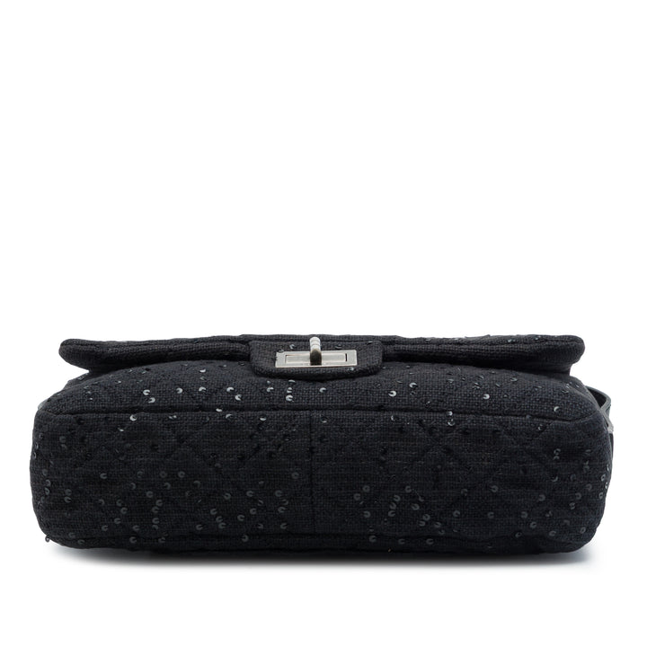 Chanel Sequins Orné Matelassé Reissue 2.55 Messenger à rabat Jumbo Tweed Noir – vue 3 – GABY PARIS