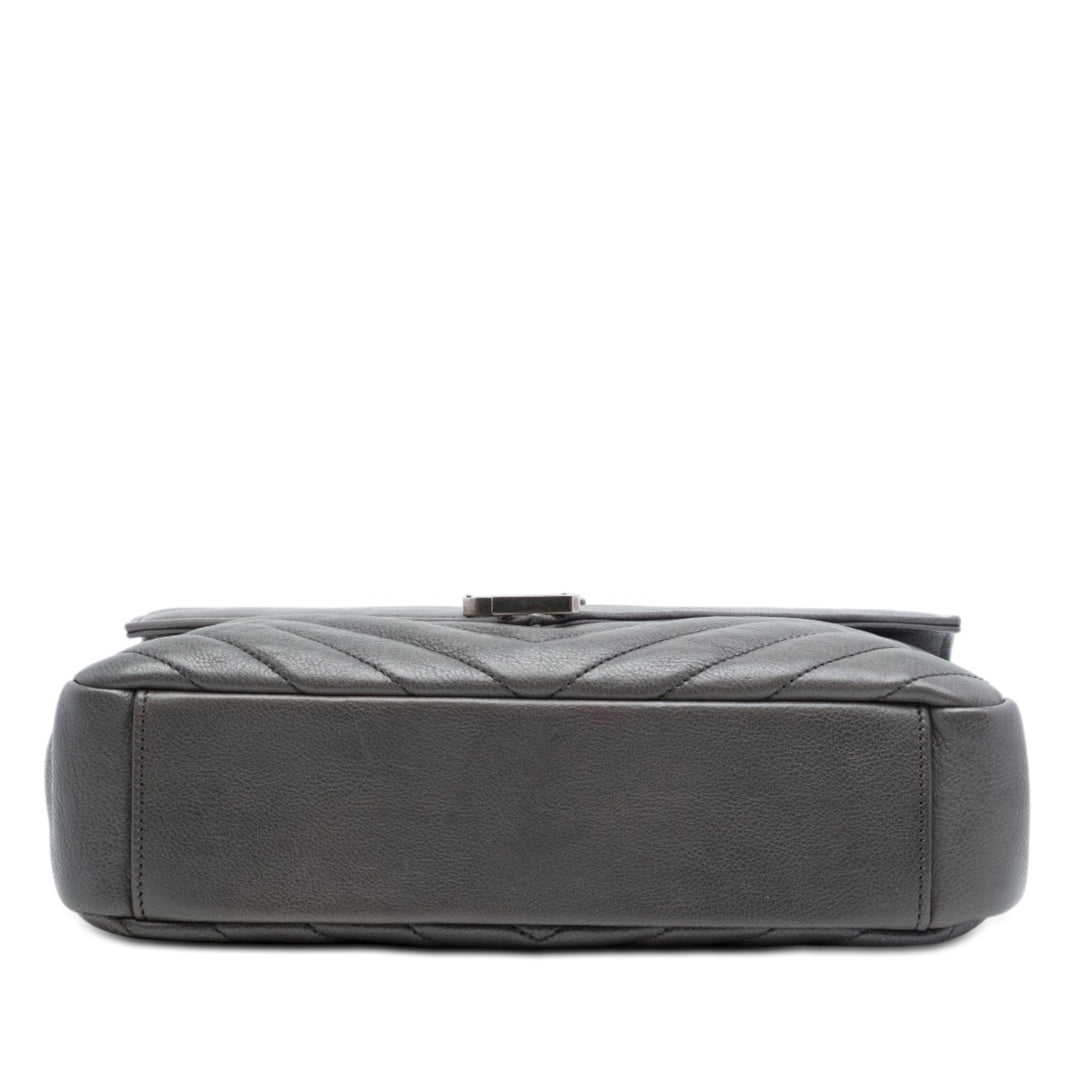 Saint Laurent Chevron College Sac Moyen de mouton Gris – vue 3 – GABY PARIS