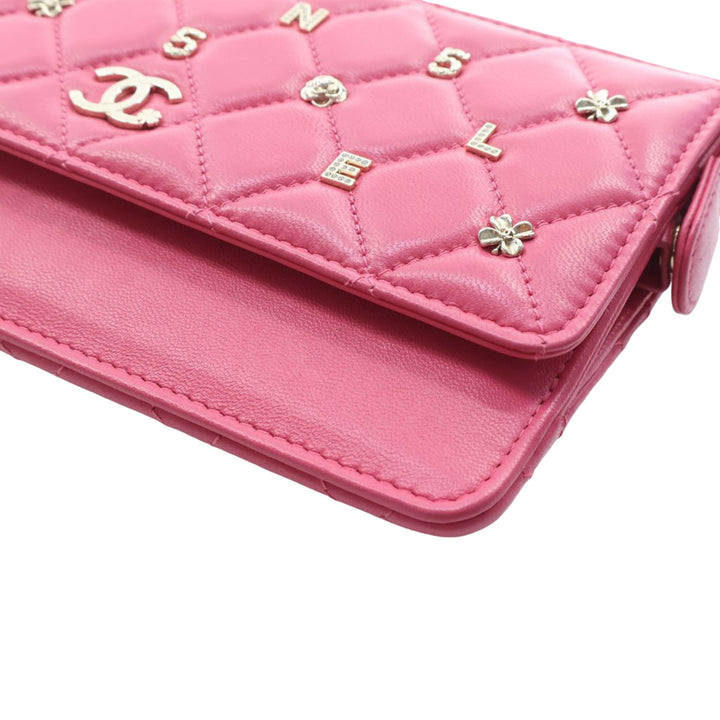 Chanel Matelassé All About Chanel Pochette avec chaîne Cuir d'agneau