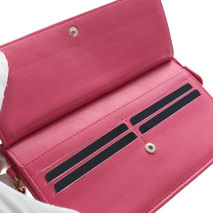 Chanel Matelassé All About Chanel Pochette avec chaîne Cuir d'agneau