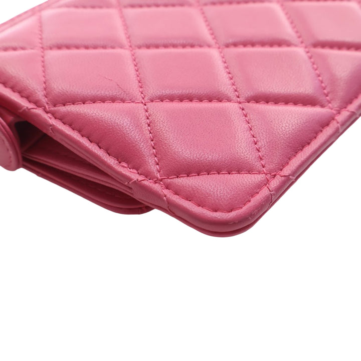 Chanel Matelassé All About Chanel Pochette avec chaîne Cuir d'agneau